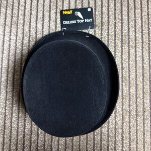 Black Top Hat